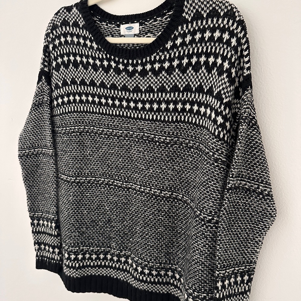 Winter/Christmas Knit Sweater - Picture 5 of 7